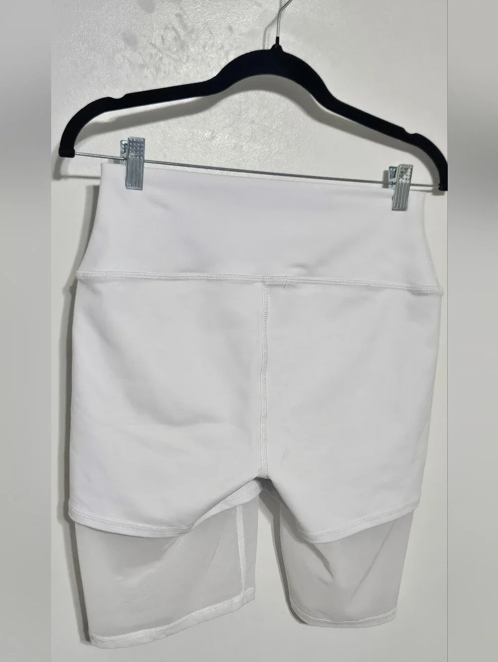 Alo Yoga High Waist Lavish Short Mesh White Size L